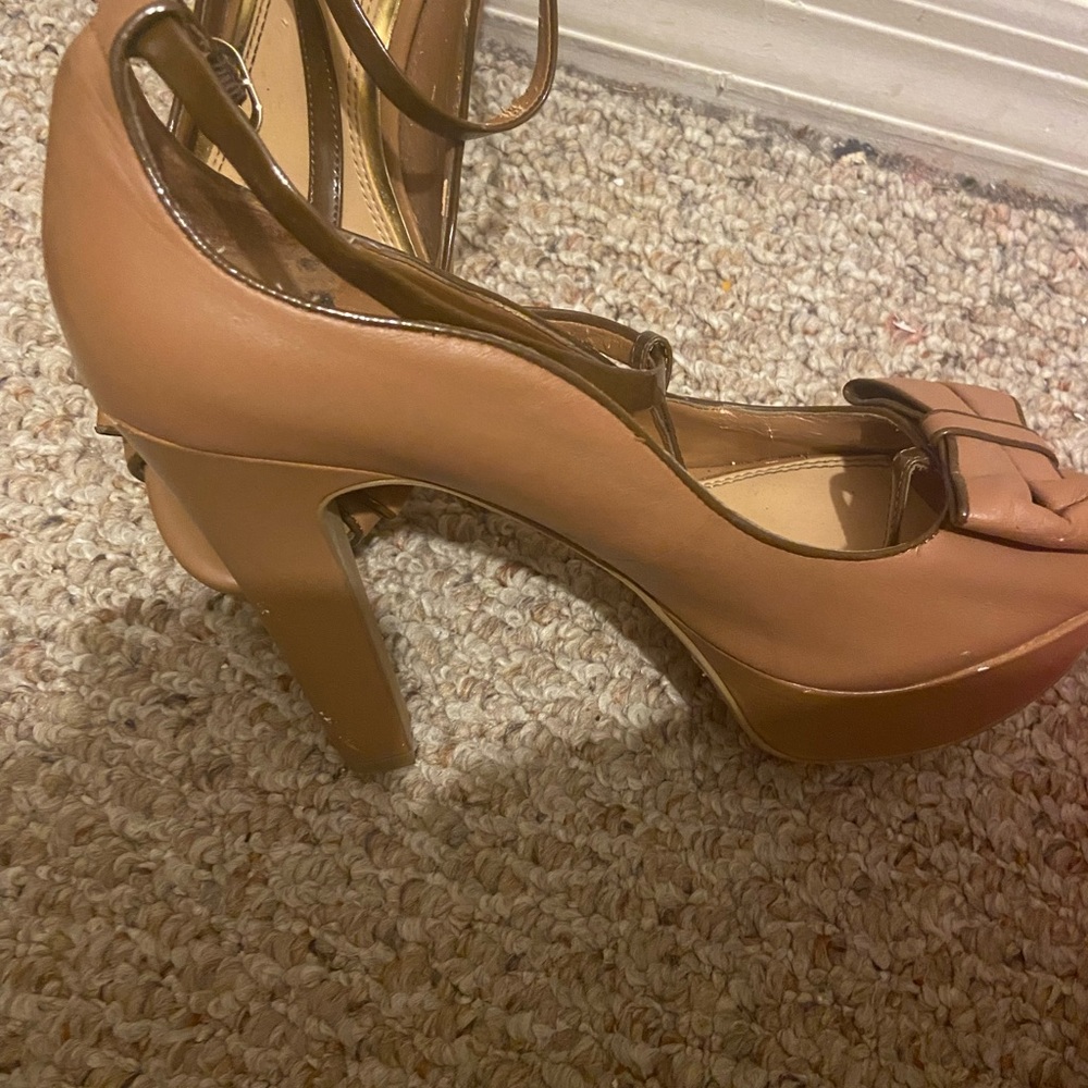 Tan heels worn once giving them away